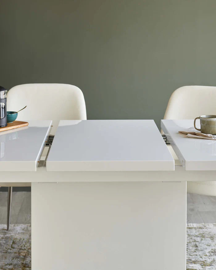 Sanza Extending Dining Tables