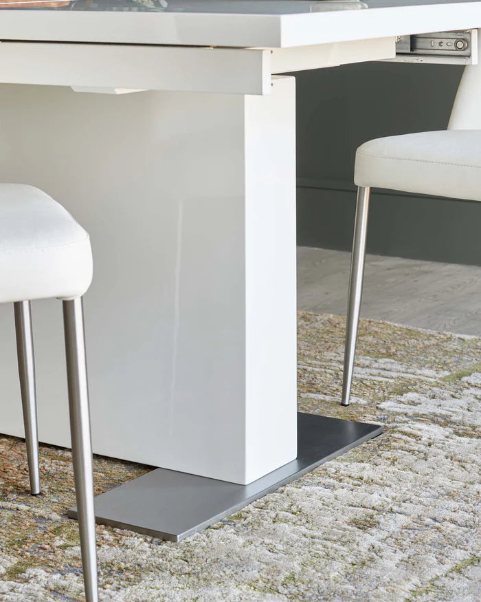 Sanza Extending Dining Tables