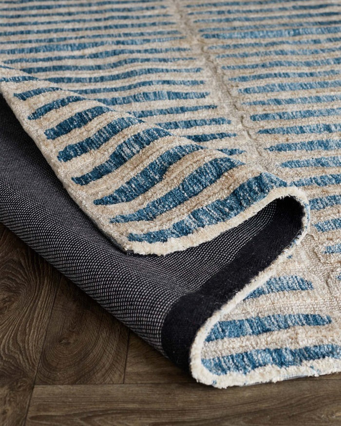Raine Cream And Blue Eextured Large Rug