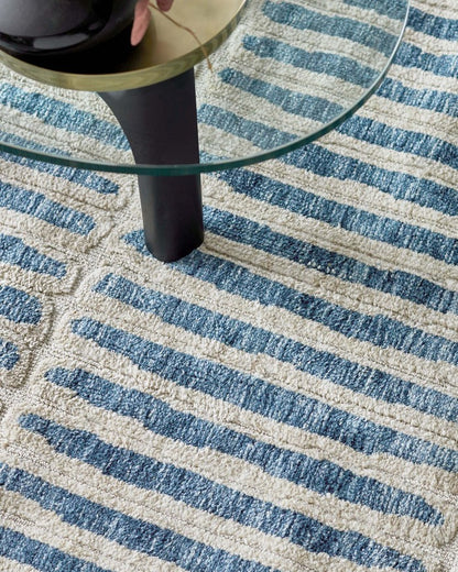 Raine Cream And Blue Eextured Large Rug